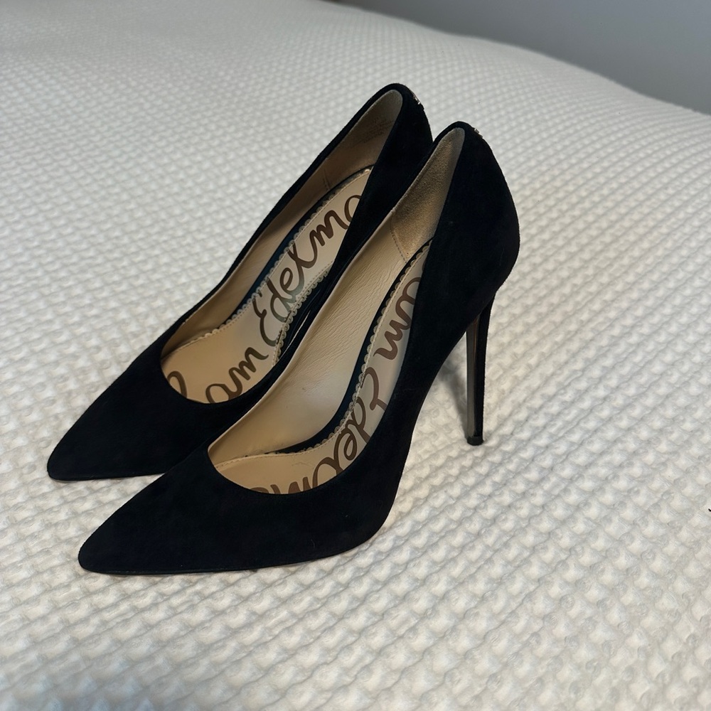 Sam Edelman Danna black suede pumps